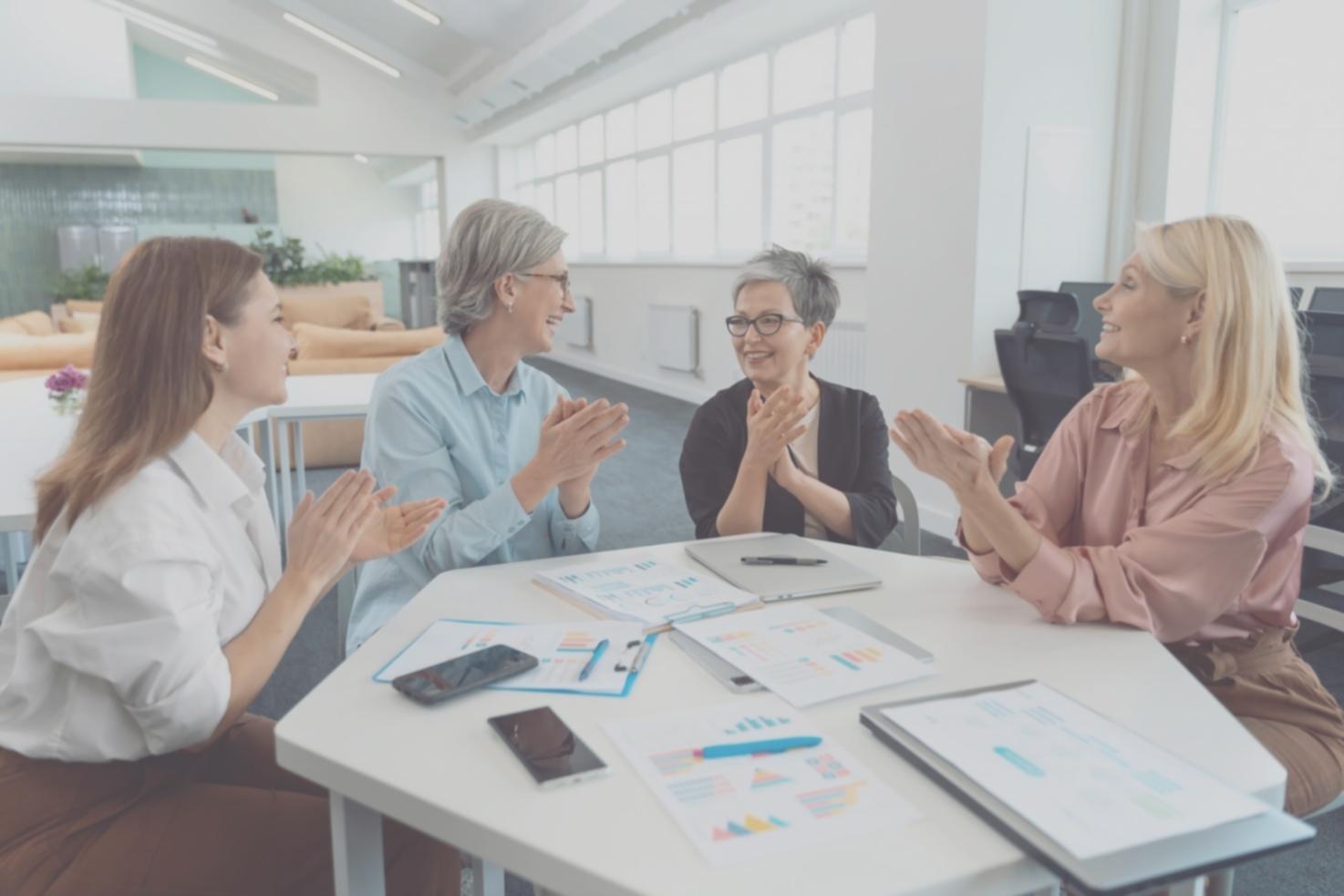 Espace de formation exolavarique avec participants engagés